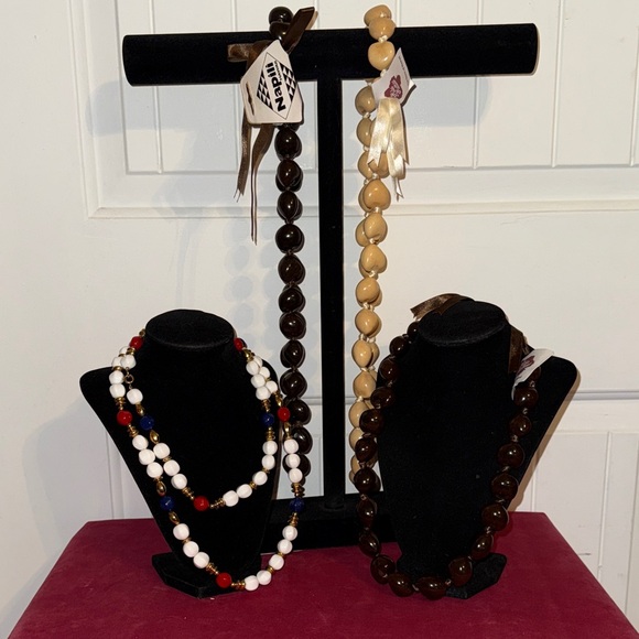 NIBI Wooden Bead Necklace Set - Picture 3 of 9